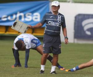 Jorge Luis Pinto se mostró preocupado por las múltiples bajas de la Selección Nacional de Honduras (FOTOS: EL HERALDO).