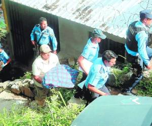 El hallazgo del cuerpo sin vida del menor fue descubierto por el abuelo materno alrededor de las 2:00 de la tarde.