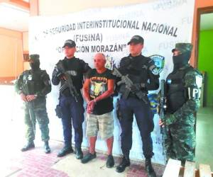 Santos Galeano fue detenido por miembros de la Policía.