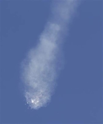 Estalla cohete de SpaceX con suministros para EEI