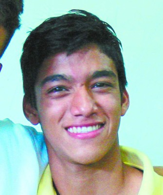 Alumnos aprenden a reciclar papel