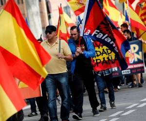 En las últimas semanas, las calles de Barcelona han sido un hervidero y han visto desfilar a cientos de miles de personas tanto a favor como en contra de la independencia, y pertenecientes a todo el espectro político, desde la extrema izquierda secesionista hasta la ultraderecha española, obsesionada con la unidad nacional.
