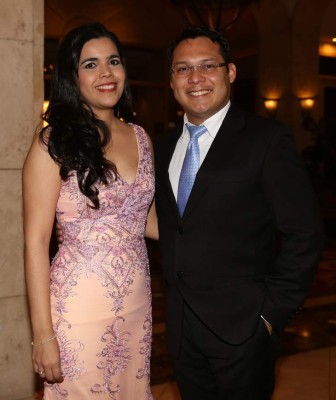 Alegre velada juvenil en honor a la quinceañera