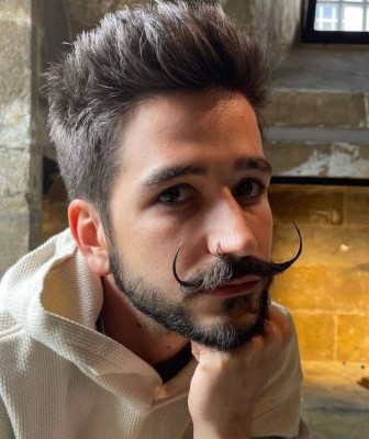 Es sonámbulo, tartamudea y le gusta cocinar: 15 cosas que quizás no sabías de Camilo