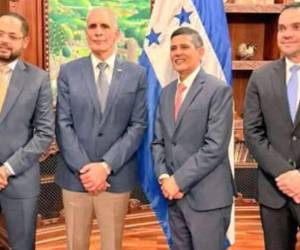 Primera sesión del Consejo de Defensa abordó reformas penales, uso de grilletes electrónicos y seguridad jurídica en Honduras.
