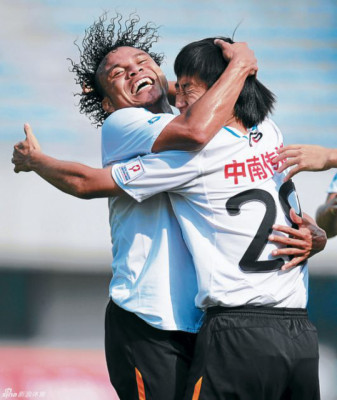 Debut soñado de Jerry Bengtson