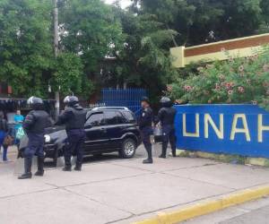 Así permanecían esta mañana las instalaciones de la UNAH.