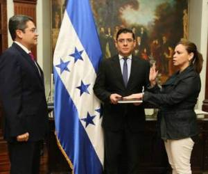 Delia Rivas fue nombrada como nueva ministra de Salud por el presidente Juan Orlando Hernández, foto: Cortesía Casa de Gobierno.