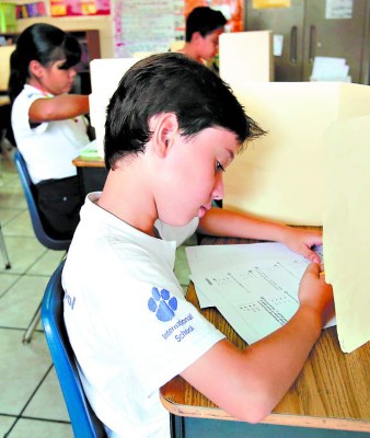 Bilingües tendrán un año para aplicar nuevo currículo