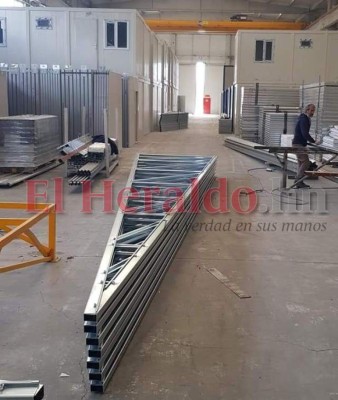 Así se fabricaron los contenedores de los hospitales móviles comprados por Invest-H