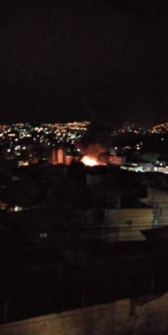 Las imágenes del voraz incendio en el casco histórico de la capital de Honduras