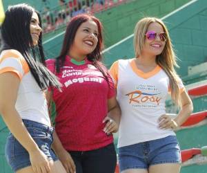 Este trio de bellezas pusieron color en el Yankel Rosenthal de San Pedro Sula (Foto: Neptalí Romero/OPSA)