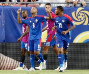 Los jugadores de Panamá celebran una de las anotaciones ante Nicaragua (Foto: Agencia AFP)