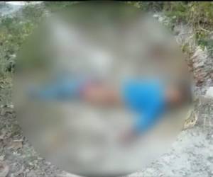 La menor fue encontrada por los vecinos de la zona, quienes la llevaron a un centro asistencial.