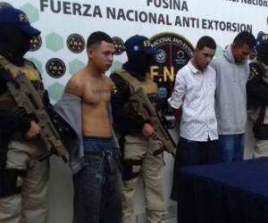 Junior José Zerón Cortez (18), alias “El Humilde”, Samuel Humberto Bonilla Gomez (18), conocido como “El Travieso” y a Gerson Omar Hernández Castillo (18), “Alacrán” son las personas capturadas por las autoridades.
