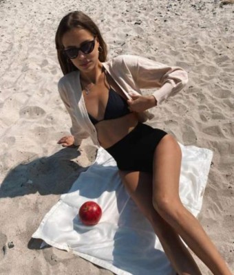 Nicole Poturalski: la sexy novia de Brad Pitt que está casada (FOTOS)