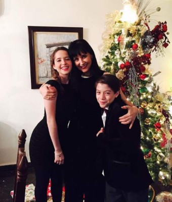 Elisabetha, la hija militar de la actriz Susana Zabaleta