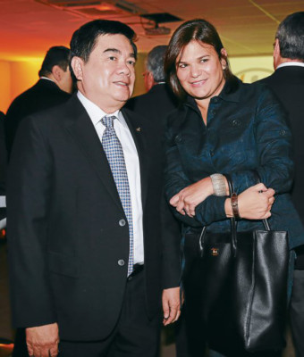 Moderno centro de atención ocular