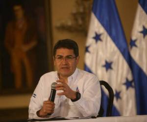 El presidente de Honduras, Juan Orlando Hernández, en conferencia de prensa en Casa de Gobierno se refirió al mortal accidente en la salida al sur. FOTO: Johny Magallanes.