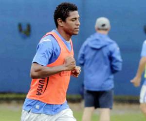 Carlo Costly se entrenó sin problemas con la Bicolor.