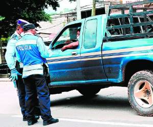 Los conductores podrán presentar su licencia de conducir digital como alternativa si llegasen a olvidar su documento en físico.Foto: EL HERALDO