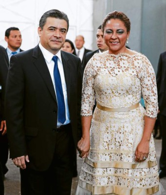 Sobriedad y glamour en toma de posesión