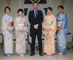 Shoko Mitsui, Hinako Moriya, Yuichi Miyagawa, Naomi Ohki y Sachi Goto.