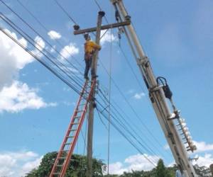 Las cuadrillas de la Empresa Energía Honduras realizaron los trabajos pertinentes.