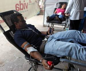 Personal de la Cruz Roja participó en la captación de sangre en la Plaza Central.