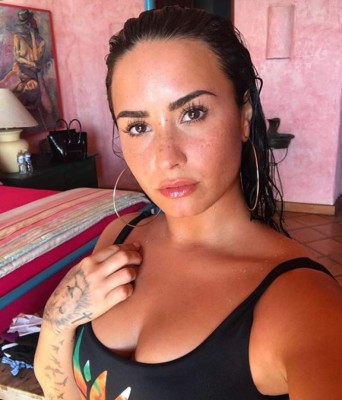 Demi Lovato calienta las redes con sexys fotos en traje de baño&nbsp;&nbsp;