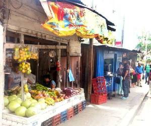 Los vendedores de El Carrizal reanudaron sus actividades este martes, pese al temor de correr la misma suerte que sus compañeros.