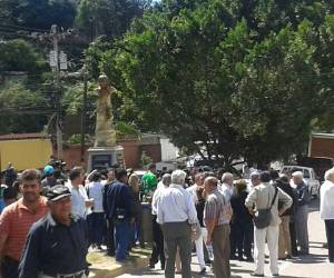 Un busto en memoria de Alfredo Landaverde fue develado este viernes. (Foto: Agustín Lagos)