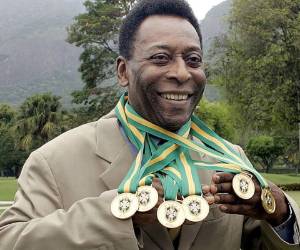 Edson Arantes do Nascimento, Pelé, se encuentra hospitalizado en Sao Paulo.