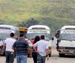 Los conductores paralizaron sus unidades para exigir más seguridad al gobierno de Honduras. (Foto: Antonio Mendoza)