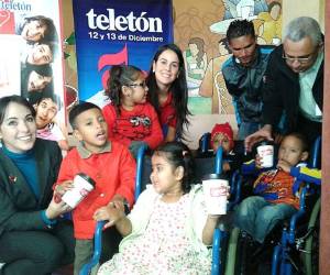 Ejecutivos de Expresso Americano y representantes de la Teletón asistieron al lanzamiento. (Foto: Mario Urrutia)