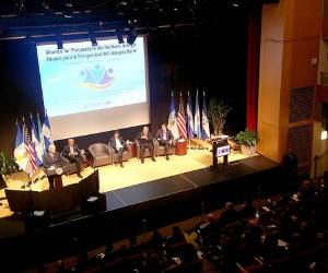 Foro en el centro de conferencias Enrique V. Iglesias del BID. (Fotos: Pedro Membreño)