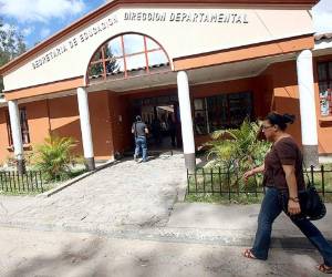 Los directores solo recibirán pagos que los padres de familia destinen para mantenimiento del inmueble.