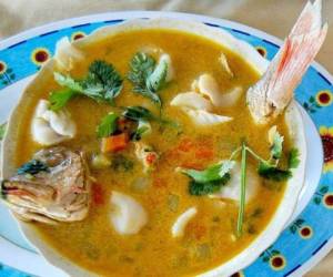 Disfruta de una riquísima sopa de pescado muy tradicional en esta Semana Santa.