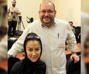Jason Rezaian junto a su esposa Yeganeh Salehi.