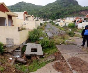 El acelerado deterioro es evidente y la ladera se moviliza con rapidez hacia el anillo periférico.