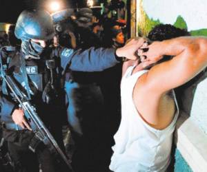 En El Salvador, el principal problema sería la pelea de territorio entre las maras y pandillas con las autoridades policiales, que han dejado decenas de muertos.