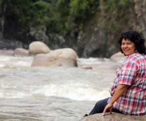 Berta Cáceres Flores dedicó su vida a la luchas sociales y sobre todo a la defensa de los recursos naturales de Honduras y para el pueblo lenca.