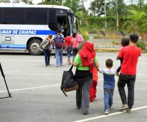 Poco más de 1,600 menores viajaban junto a sus padres y otros 1,400 lo hacían solos.