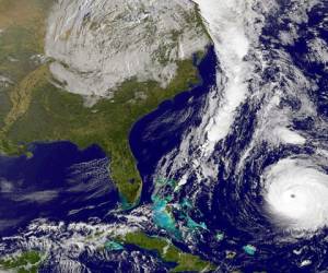 Imagen satelital del ojo del huracán Gonzalo, en el Océano Atlántico. (Foto: AFP)