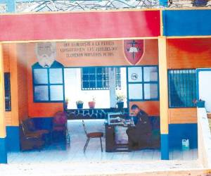 La Inspectoría General de la Policía actualmente está resguardada las 24 horas por un oficial y un policía.