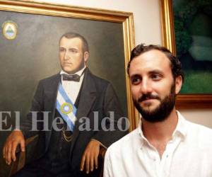 Alejo Castro, es el tataranieto del general Francisco Morazán que vive en Costa Rica, quien luce con orgullo la barba del prócer hondureño y tiene rasgos físicos similares como la nariz, el mentón y las orejas, foto: El Heraldo.