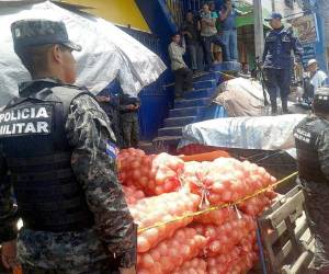 Tres días bajo resguardo militar en los mercados.