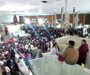 Abarrotada lucía esta mañana el área de citas del Hospital Escuela Universitario. (Foto: Junior Álvarez)