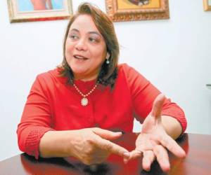 La diputada Gabriela Núñez pidió revisar varios temas del presupuesto.