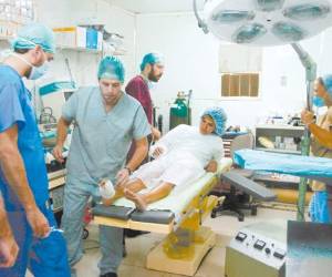 Los quirófanos comienzan a funcionar en dos semanas, según informó el director del Hospital, Edwin Cruz.